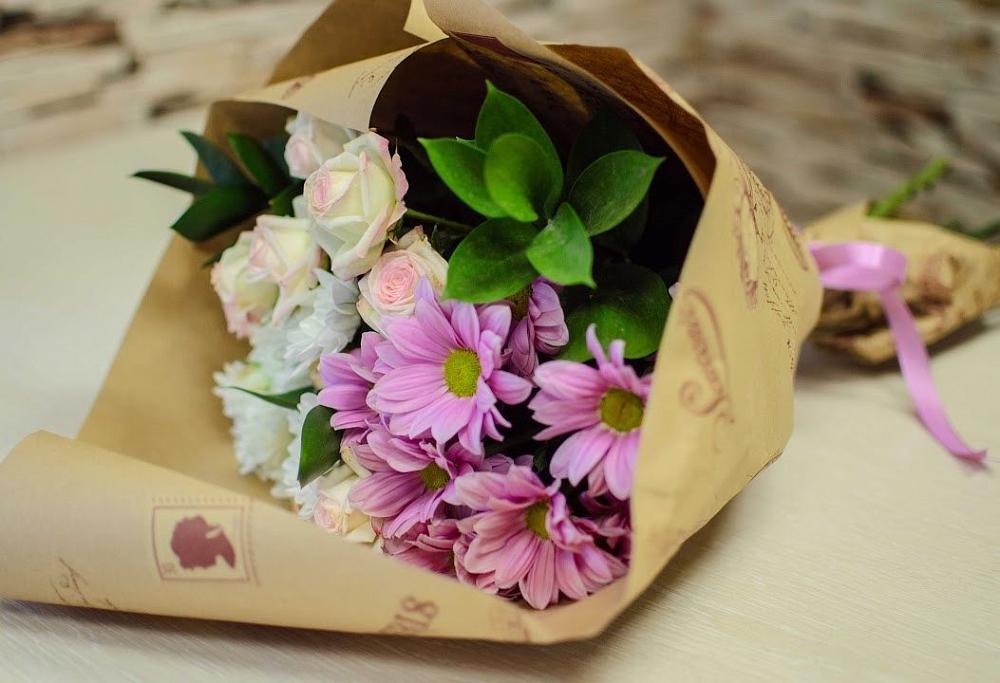 Букет цветов из: Розы и Хризантемы в Звёздном Городке