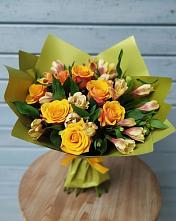 Букет цветов из:  Альстромерии и Розы в Звёздном Городке