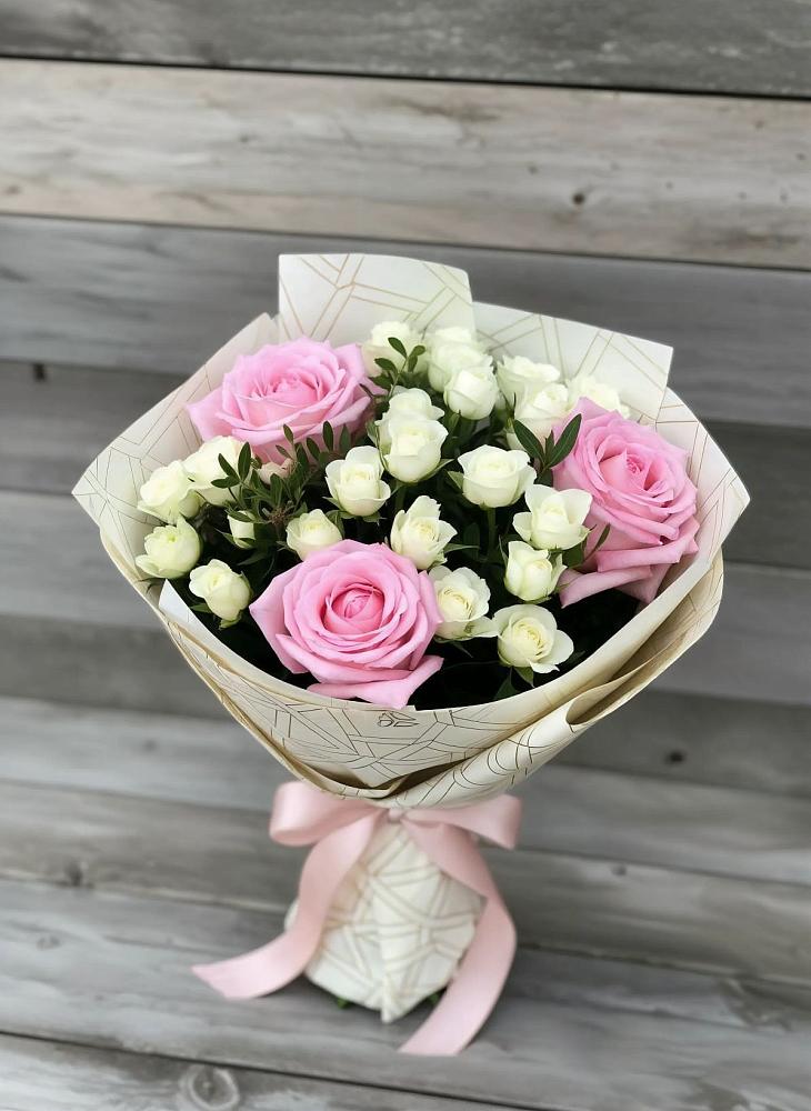 Букет цветов из: Розы в Звёздном Городке