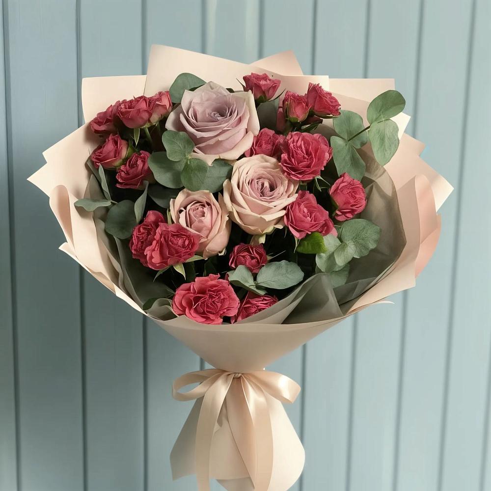 Букет цветов из: Гвоздики и Розы в Звёздном Городке