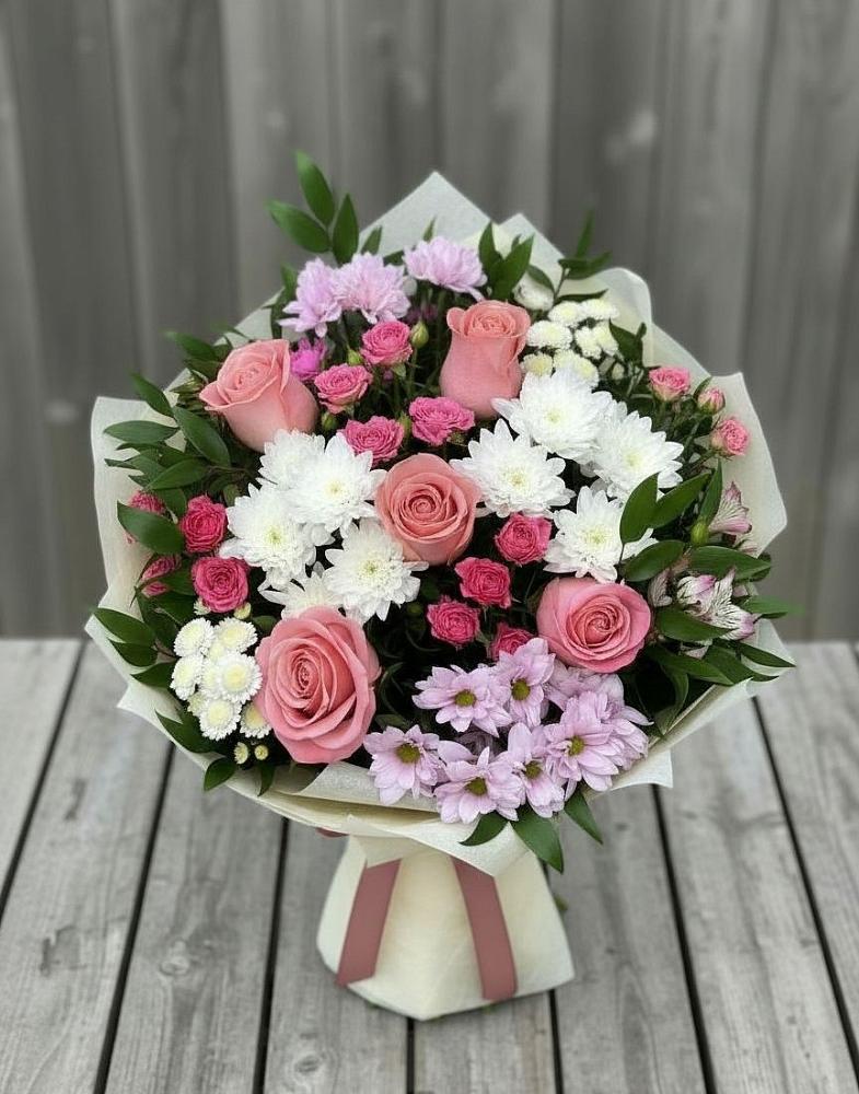 Букет цветов из: Альстромерии, Гвоздики, Розы и Хризантемы в Звёздном Городке