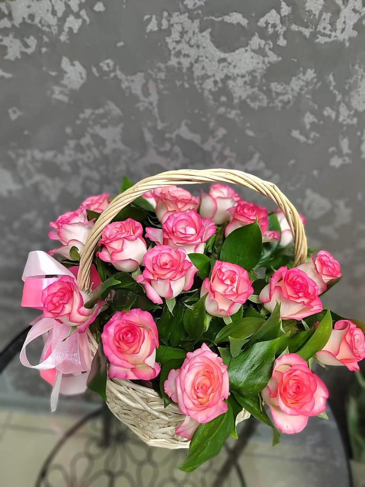 Цветочная композиция из Розы в корзине в Звёздном Городке