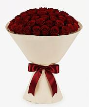 Букет 101 Бордовая роза Блэк Бакарра в Звёздном Городке