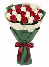 Букет Микс из красных и белых роз #REPLACE_PRED# Звёздном Городке