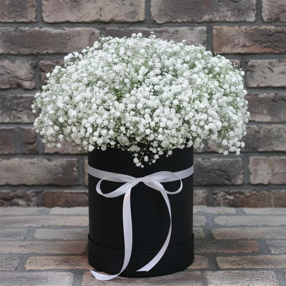 Цветочная композиция из Гипсофила в шляпной коробке в Звёздном Городке