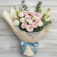 Букет цветов из:  Лизиантусы в Звёздном Городке