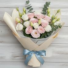 Букет цветов из:  Лизиантусы в Звёздном Городке