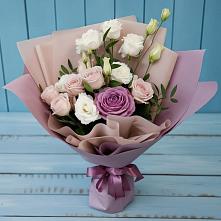 Букет цветов из:  Розы и Лизиантусы в Звёздном Городке