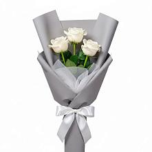 Букет 3 белые розы в Звёздном Городке