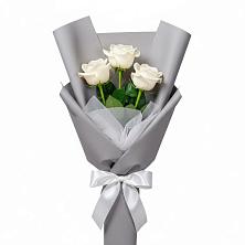 Букет 3 белые розы в Звёздном Городке