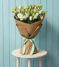 Букет цветов из:  Лизиантусы в Звёздном Городке