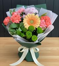 Букет цветов из:  Гвоздики, Розы, Герберы и Хризантемы в Звёздном Городке