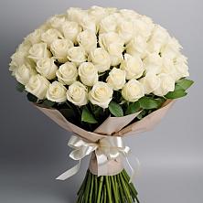 Букет 101 беля роза Белоснежка в Звёздном Городке