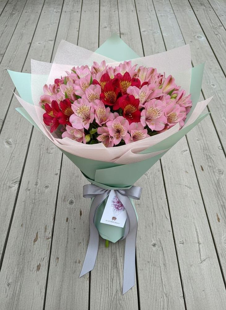 Букет цветов из: Альстромерии в Звёздном Городке