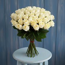 Букет 51 Белая роза Эдлесс Лав в Звёздном Городке