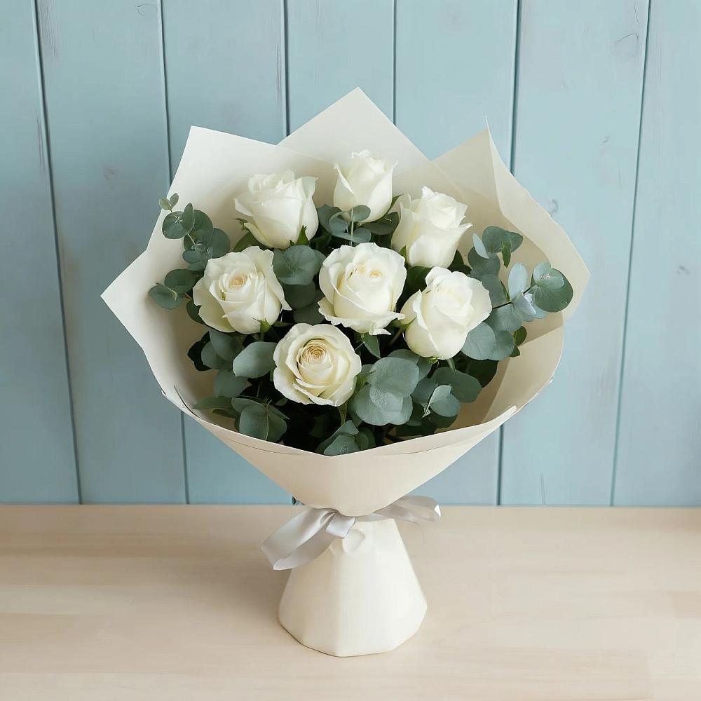 Букет Белые розы в Эвкалипте в Звёздном Городке