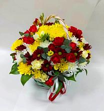 Цветочная композиция из Хризантемы и Розы в корзине в Звёздном Городке