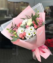 Букет цветов из:  Розы, Лизиантусы и Хризантемы в Звёздном Городке