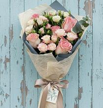 Букет цветов из:  Розы в Звёздном Городке