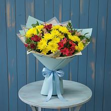 Букет цветов из:  Альстромерии и Хризантемы в Звёздном Городке