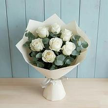 Букет Белые розы в Эвкалипте в Звёздном Городке