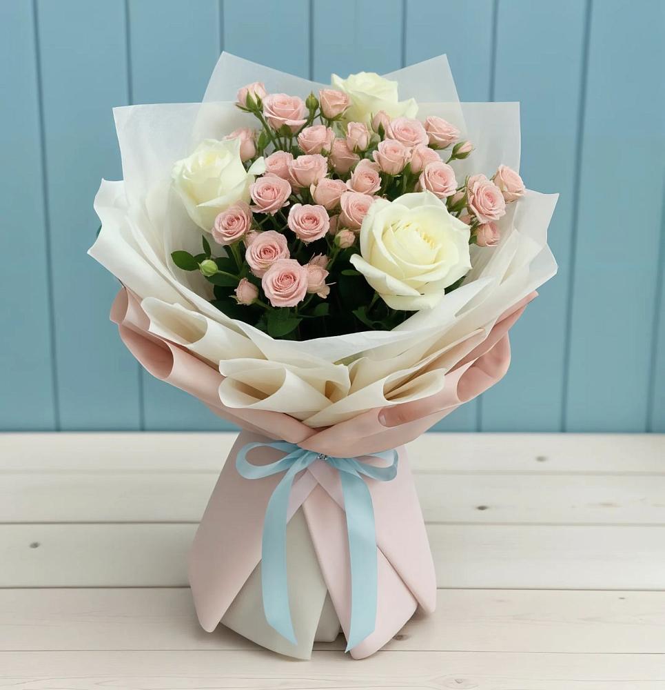 Букет цветов из: Розы в Звёздном Городке