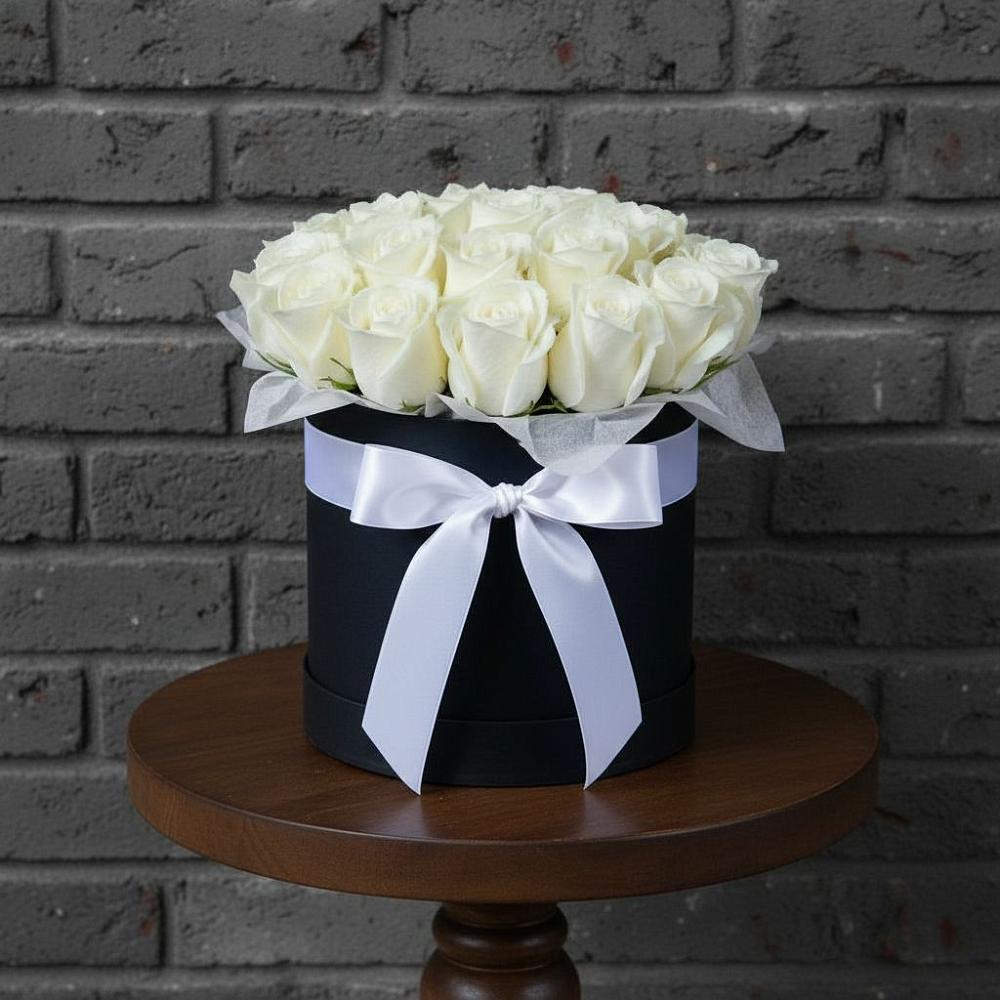 Цветочная композиция из Розы в шляпной коробке в Звёздном Городке