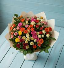 Букет Микс из разноцветных кустовых роз в Звёздном Городке